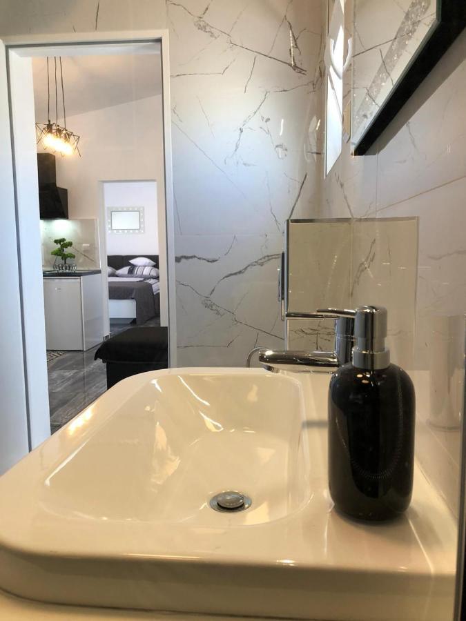 شقة بيبينيا  في Apartman Luce المظهر الخارجي الصورة