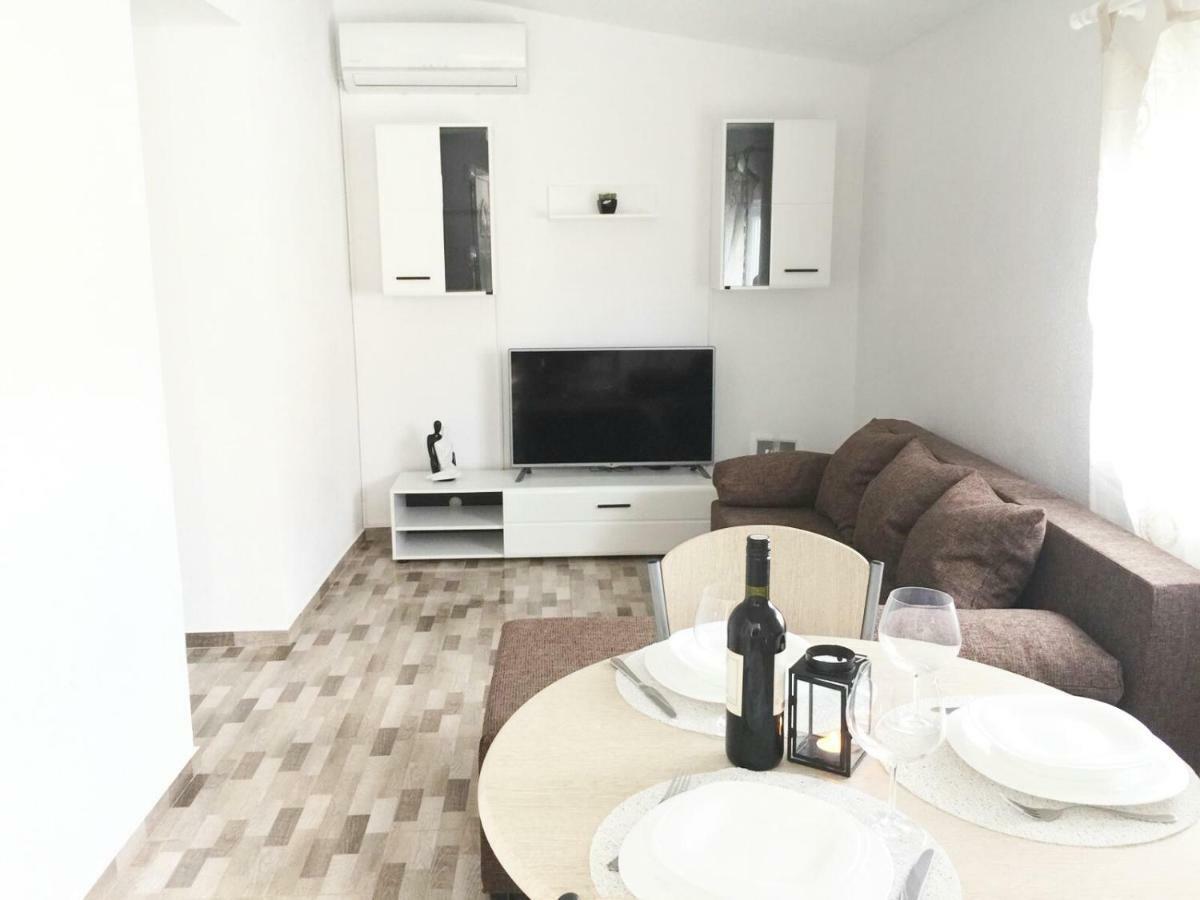 شقة بيبينيا  في Apartman Luce المظهر الخارجي الصورة